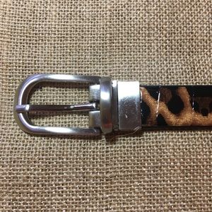 Woman’s reversible belt